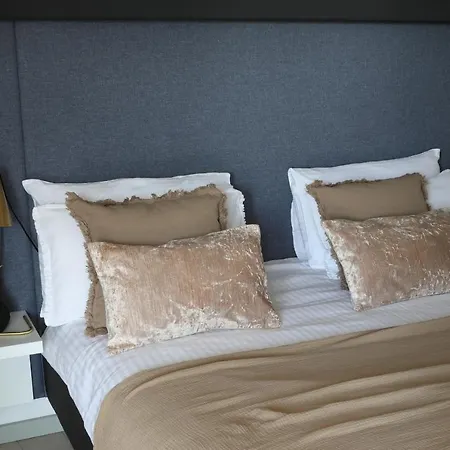 Pegasus & Μακάρσκα